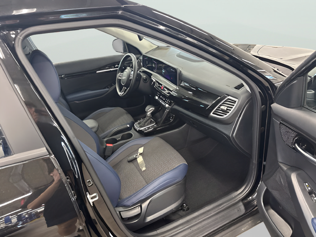 Certified 2025 Kia Seltos S AWD/4WD image 17