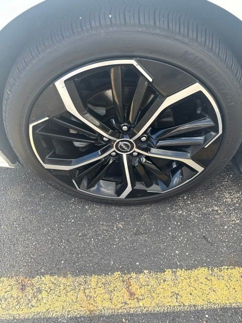 Used 2023 Nissan Altima 2.5 SR w/ SR Premium Package FWD image 5