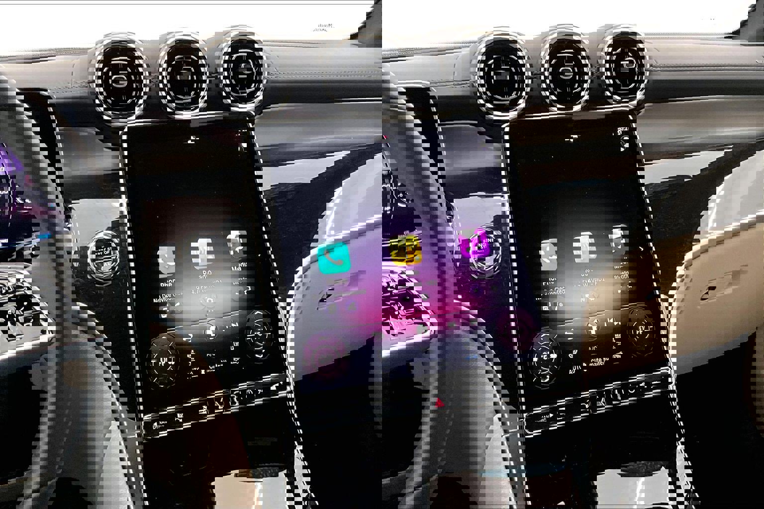 Certified 2025 Mercedes-Benz GLC 300 image 5