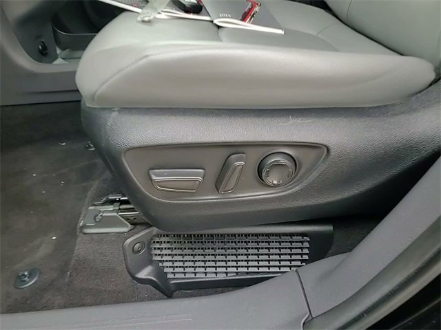Certified 2023 Toyota Sienna XLE image 13