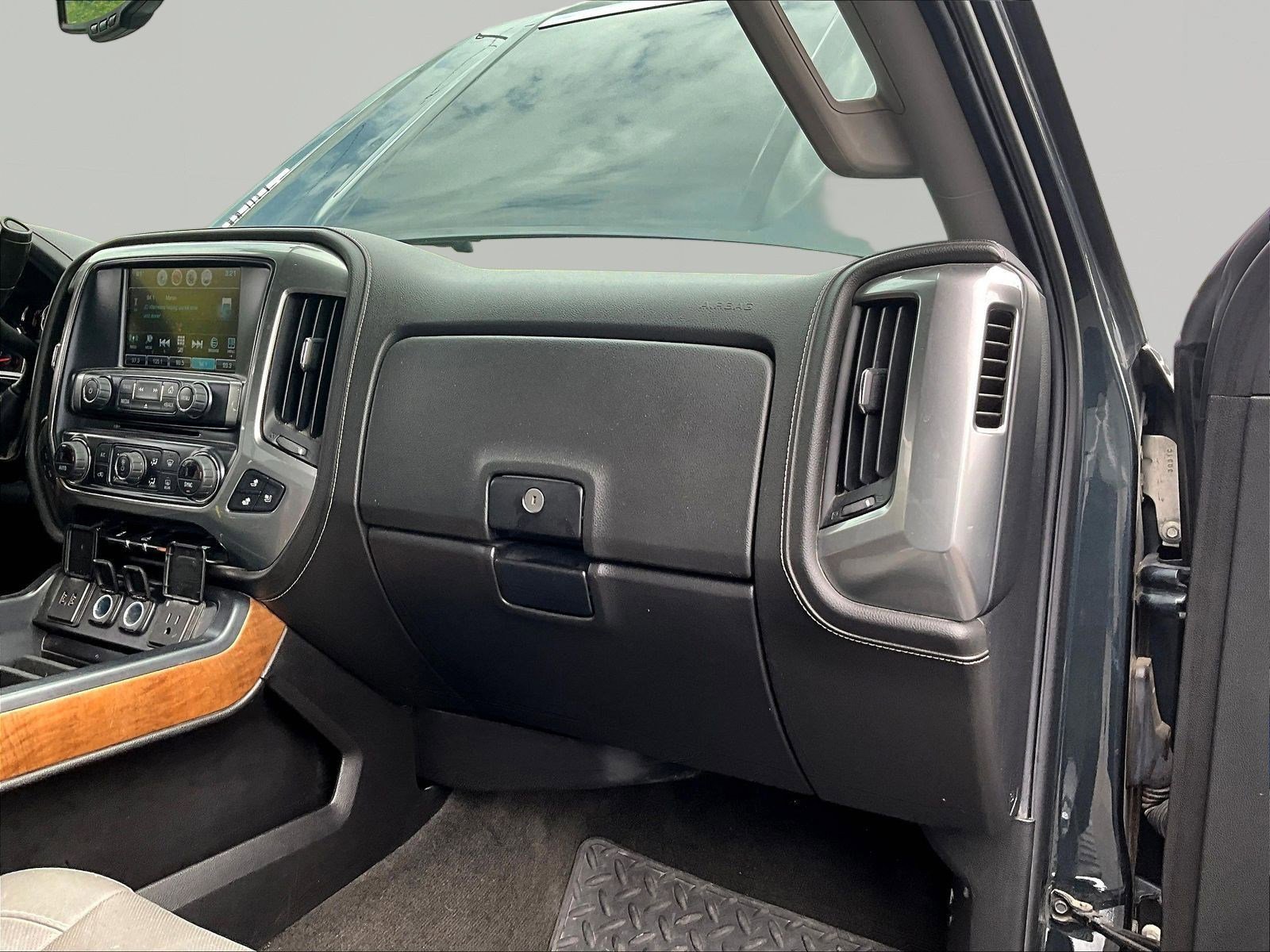 Used 2017 Chevrolet Silverado 2500 LTZ w/ Duramax Plus Package AWD/4WD image 27
