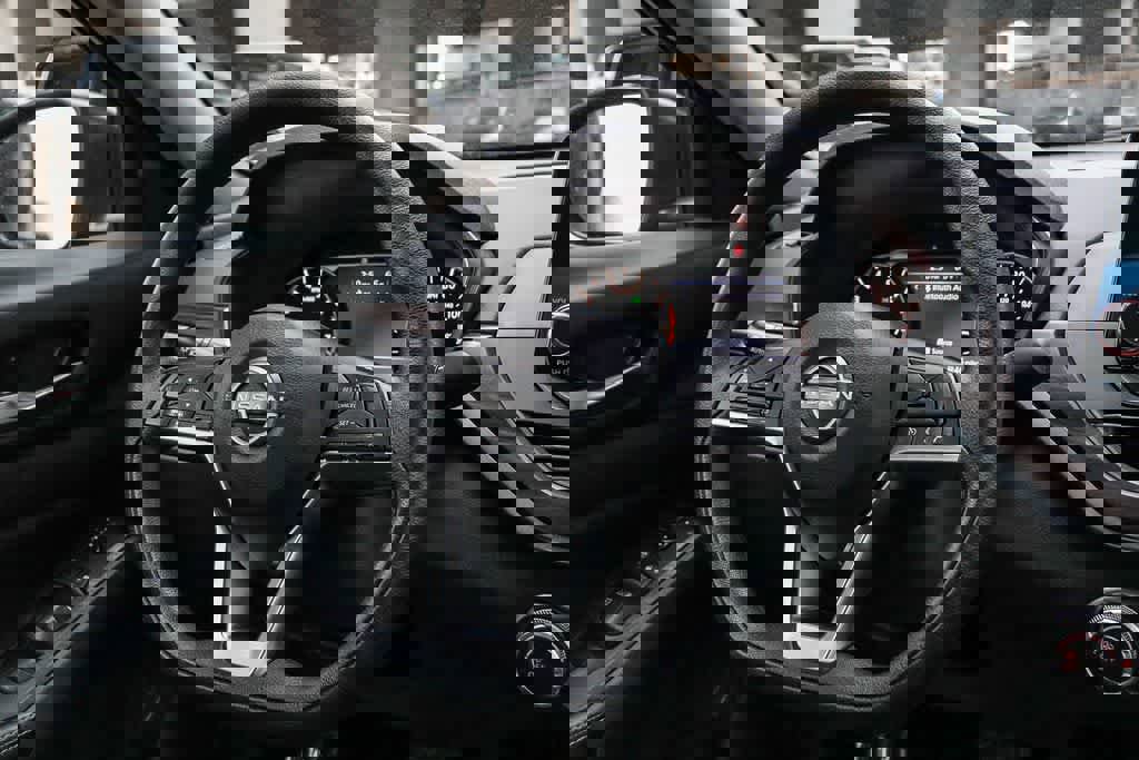 Used 2024 Nissan Altima 2.5 SV image 15