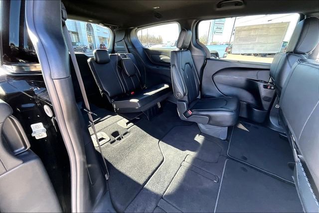 New 2026 Chrysler Pacifica Select image 15