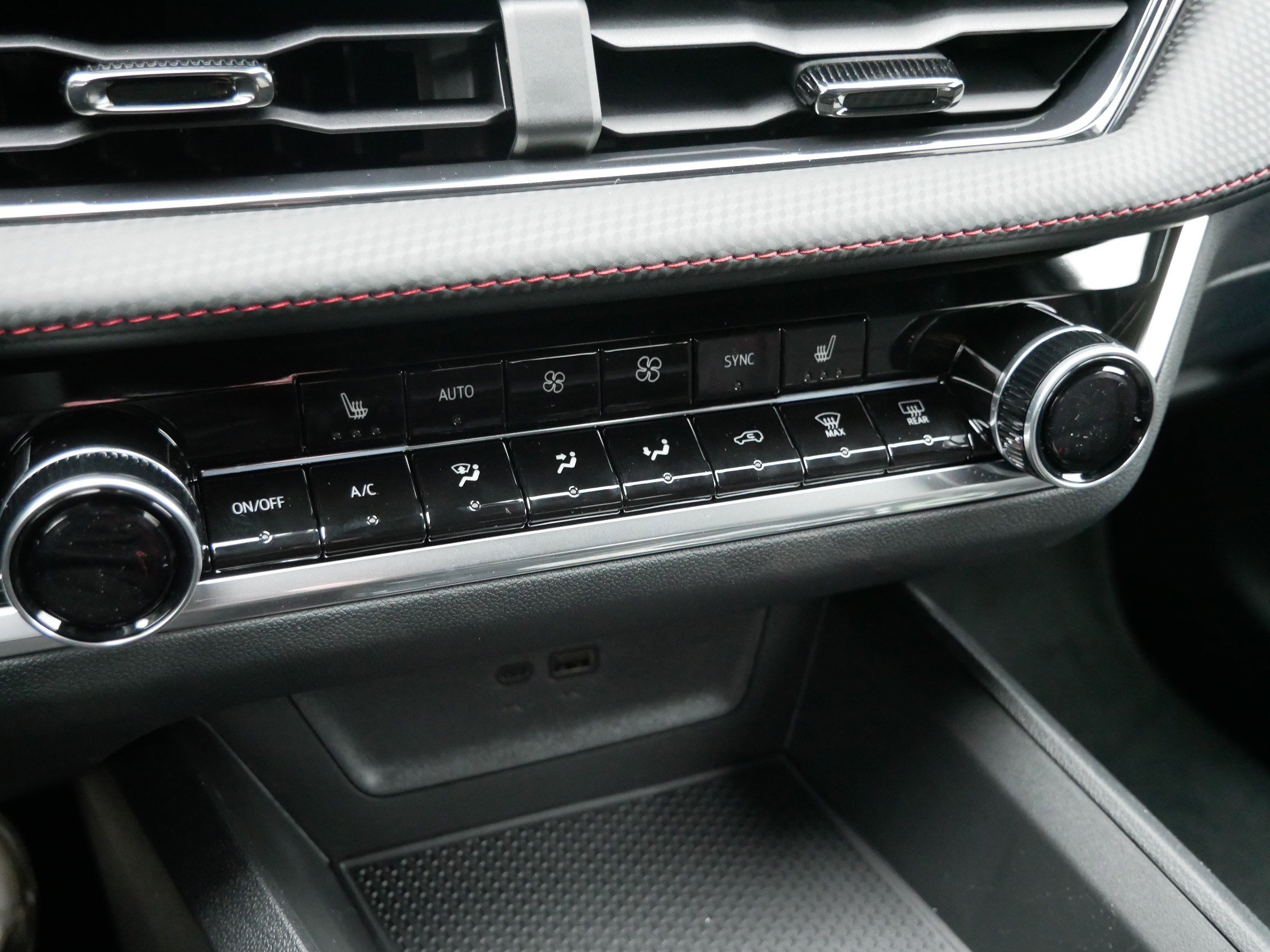 New 2026 GMC Yukon AT4 image 18