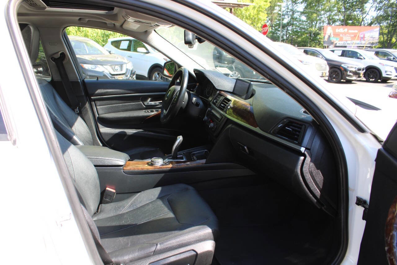 Used 2014 BMW 328i xDrive Sedan AWD/4WD image 31