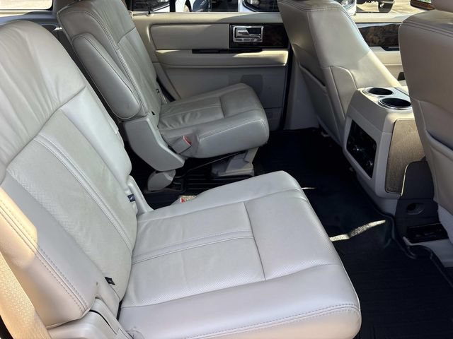Used 2017 Lincoln Navigator Select AWD/4WD image 21
