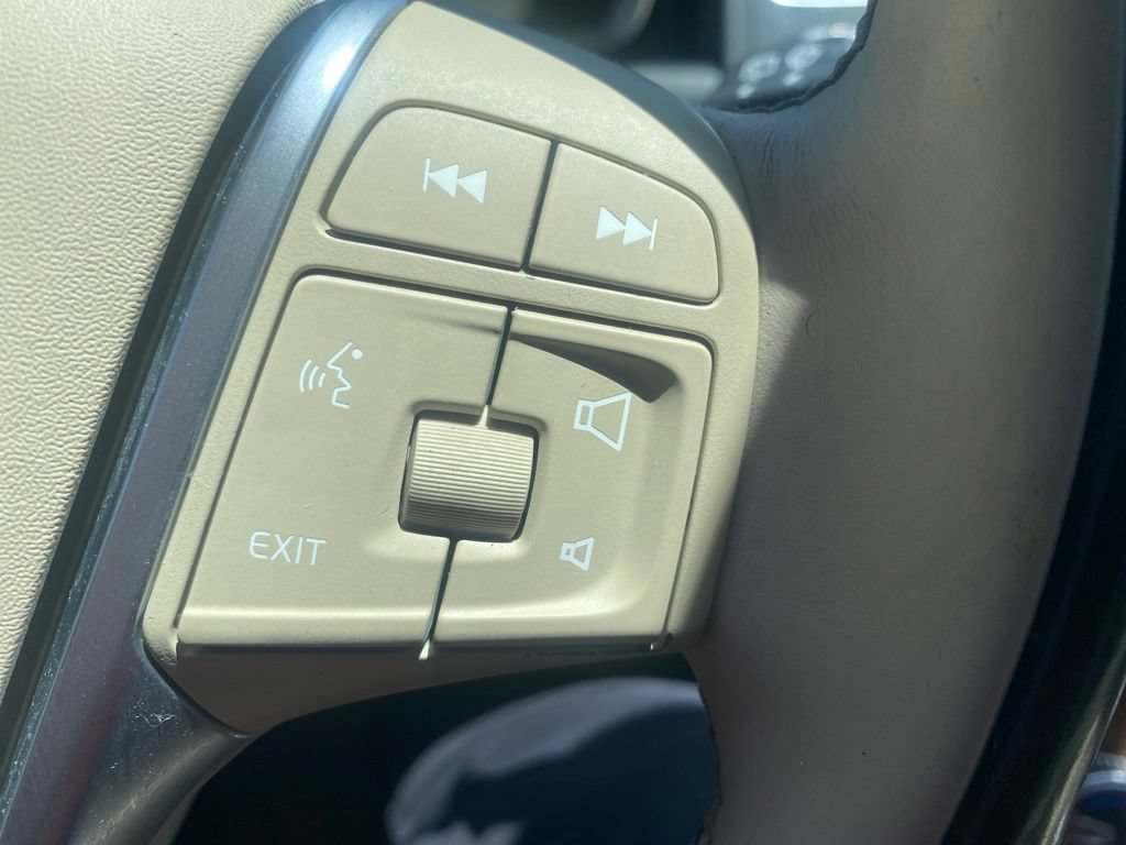 Used 2016 Volvo XC60 T5 Premier w/ Proximity Package FWD image 19