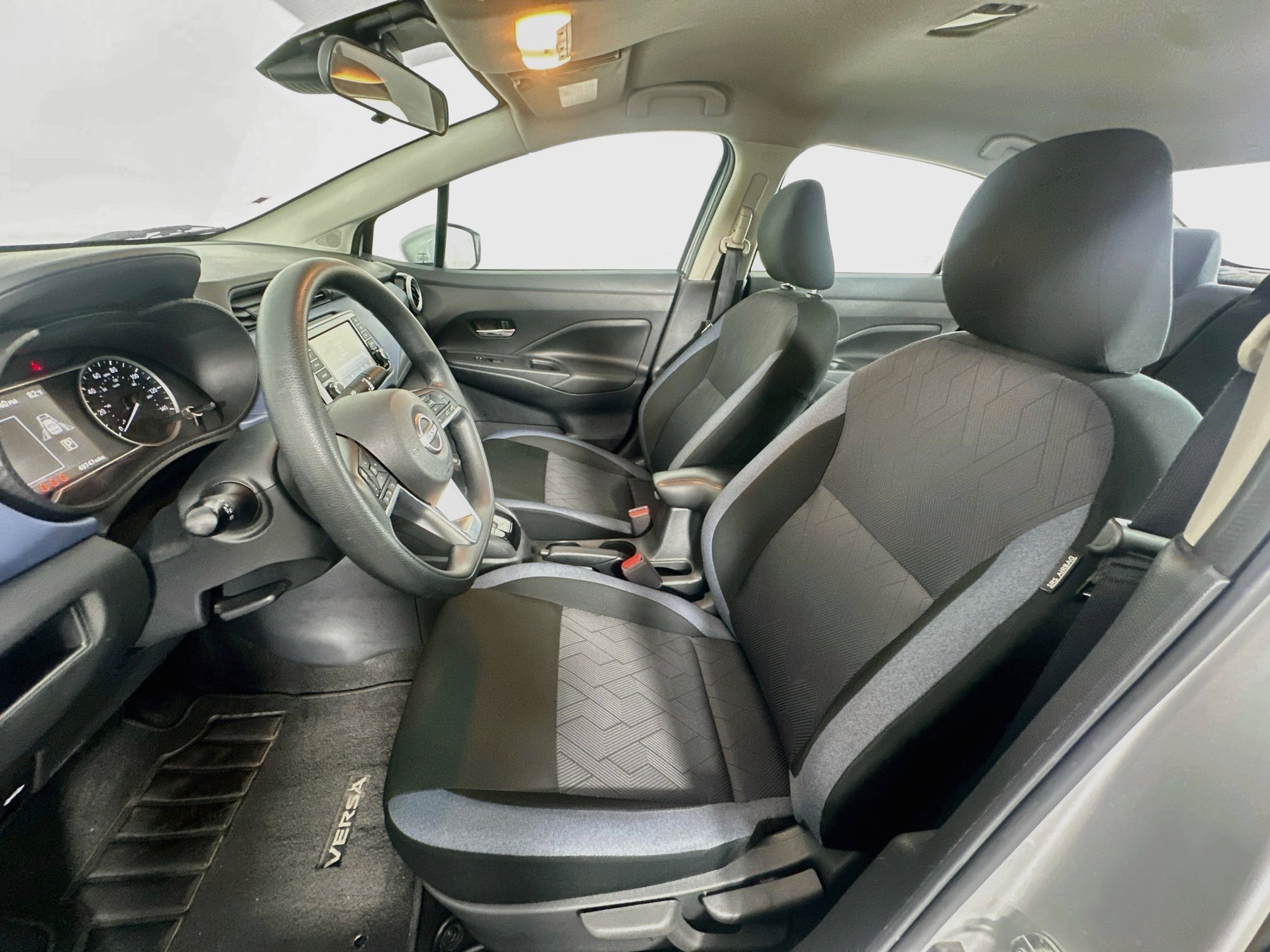 Used 2025 Nissan Versa SV FWD image 13