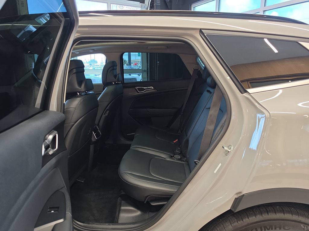 Certified 2026 Kia Sportage EX w/ EX Panorama Roof Package FWD image 34