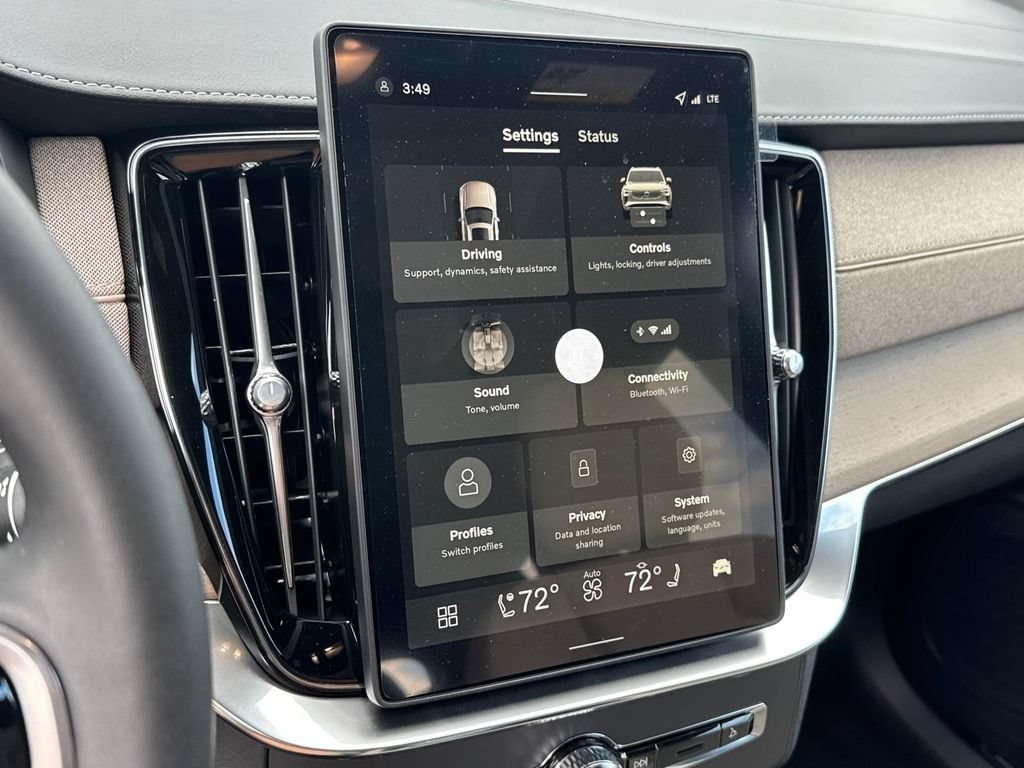 New 2026 Volvo XC90 B6 Plus w/ Protection Package AWD/4WD image 18