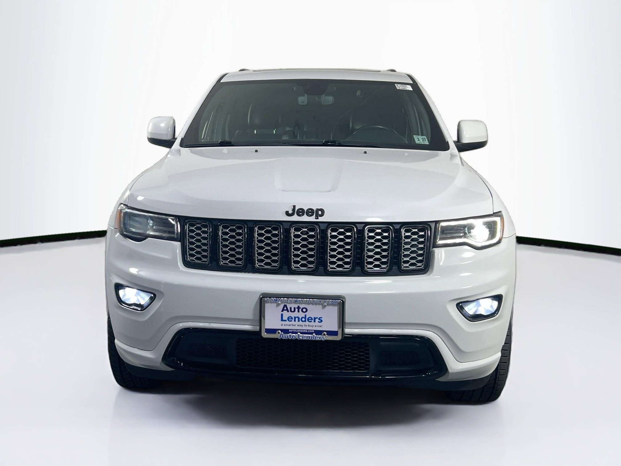 Used 2022 Jeep Grand Cherokee Laredo X image 2