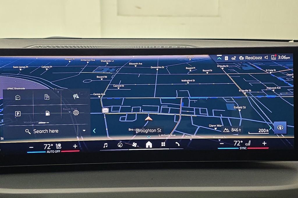 Used 2025 BMW 230i xDrive Coupe w/ Convenience Package image 19