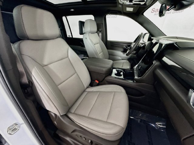 Used 2026 GMC Yukon XL Elevation w/ Elevation Premium Package AWD/4WD image 32