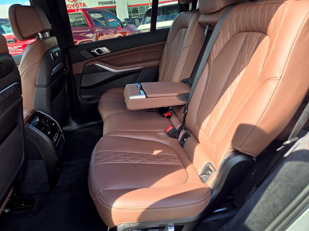 Used 2026 BMW X7 M60i AWD/4WD image 10