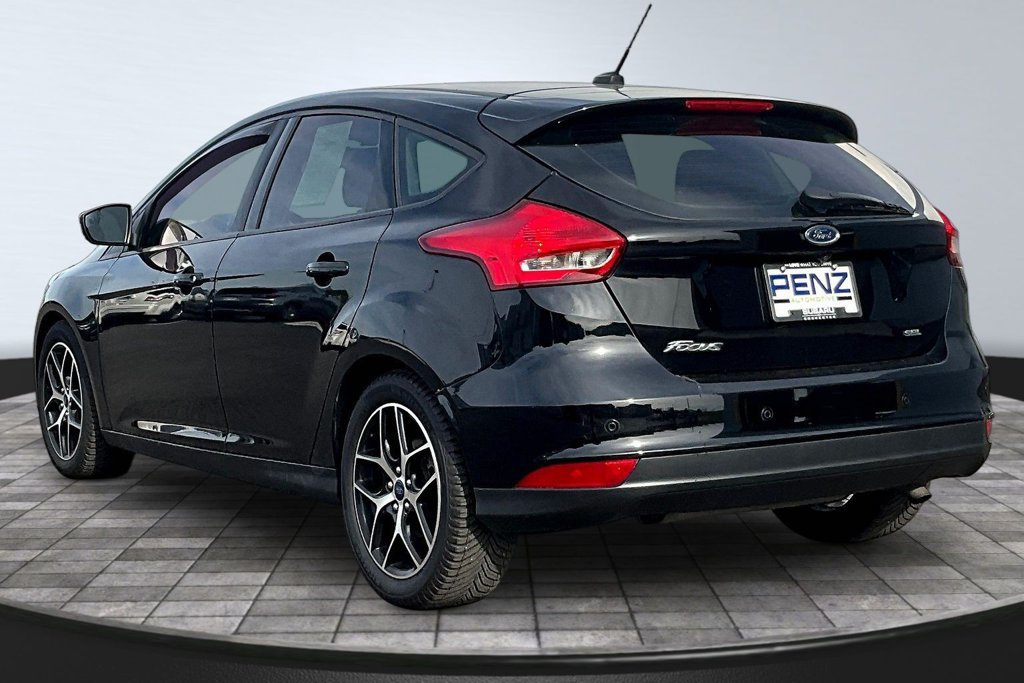 Used 2017 Ford Focus SEL FWD image 4