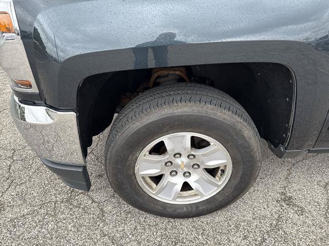 Used 2018 Chevrolet Silverado 1500 LT AWD/4WD image 19
