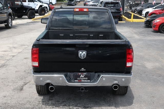 Used 2017 RAM 1500 SLT RWD image 12