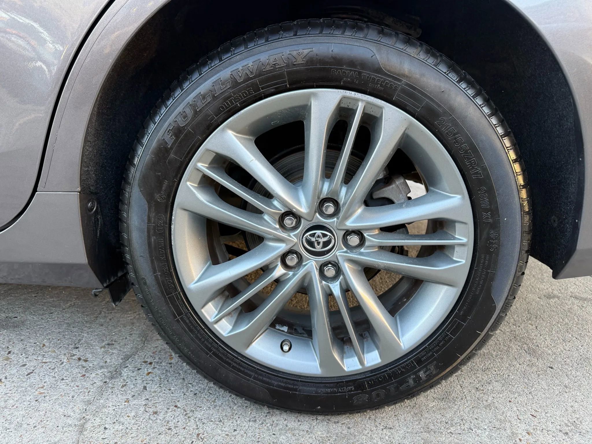 Used 2015 Toyota Camry SE FWD image 24