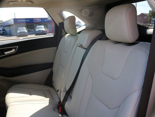 Used 2021 Ford Edge Titanium w/ Equipment Group 301A image 18
