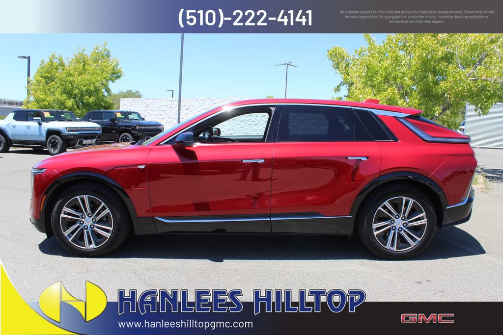 Used 2024 Cadillac Lyriq Luxury AWD/4WD image 2