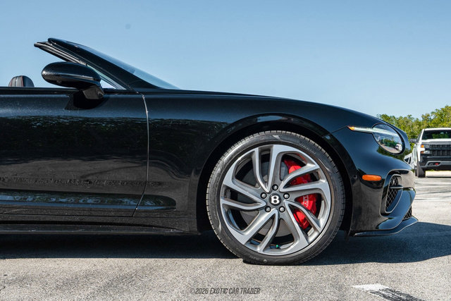 Used 2025 Bentley Continental GT Speed image 11