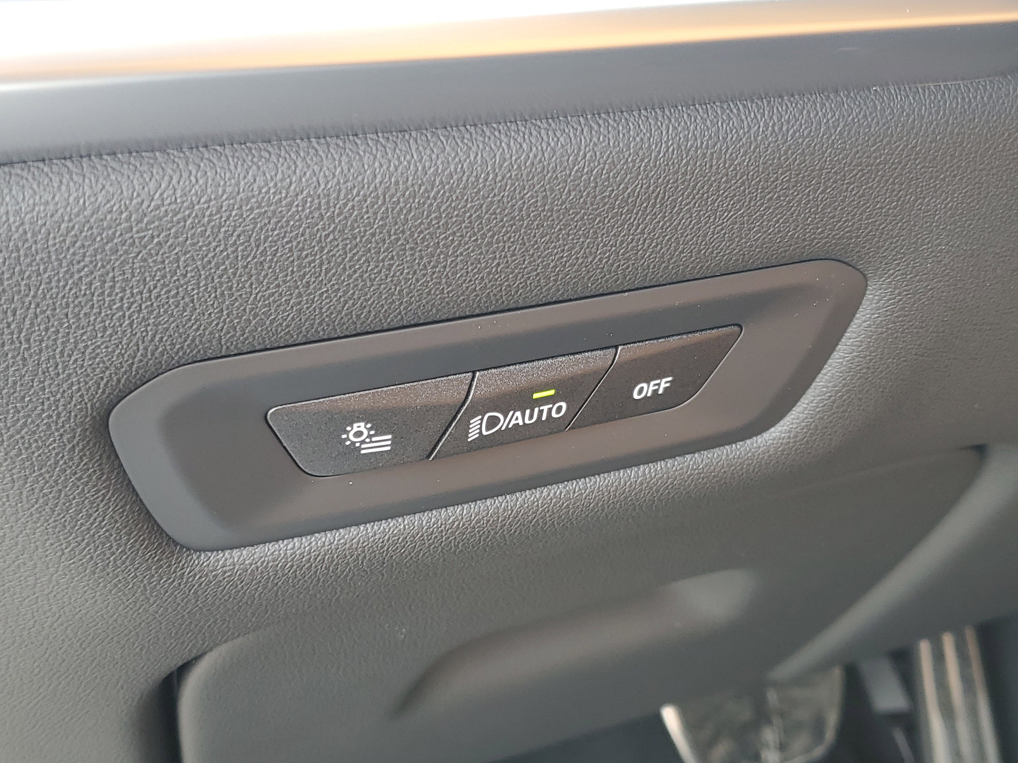 New 2026 BMW X5 xDrive40i w/ M Sport Package AWD/4WD image 11