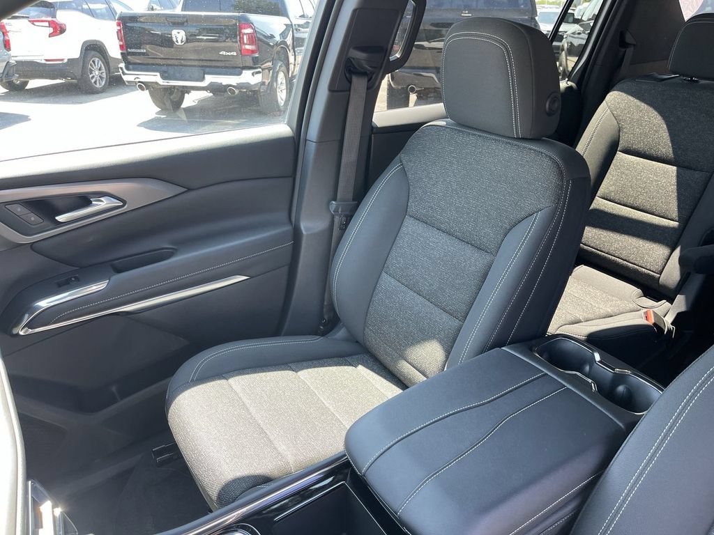 New 2026 Chevrolet Traverse LT w/ Midnight/Sport Edition FWD image 24