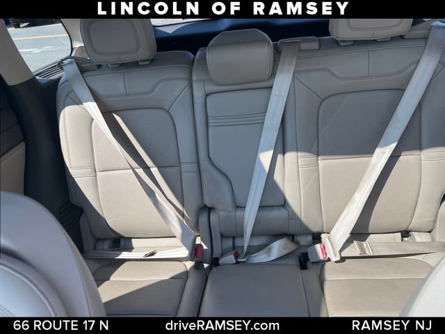 Used 2022 Lincoln Corsair AWD w/ Premium Package image 13