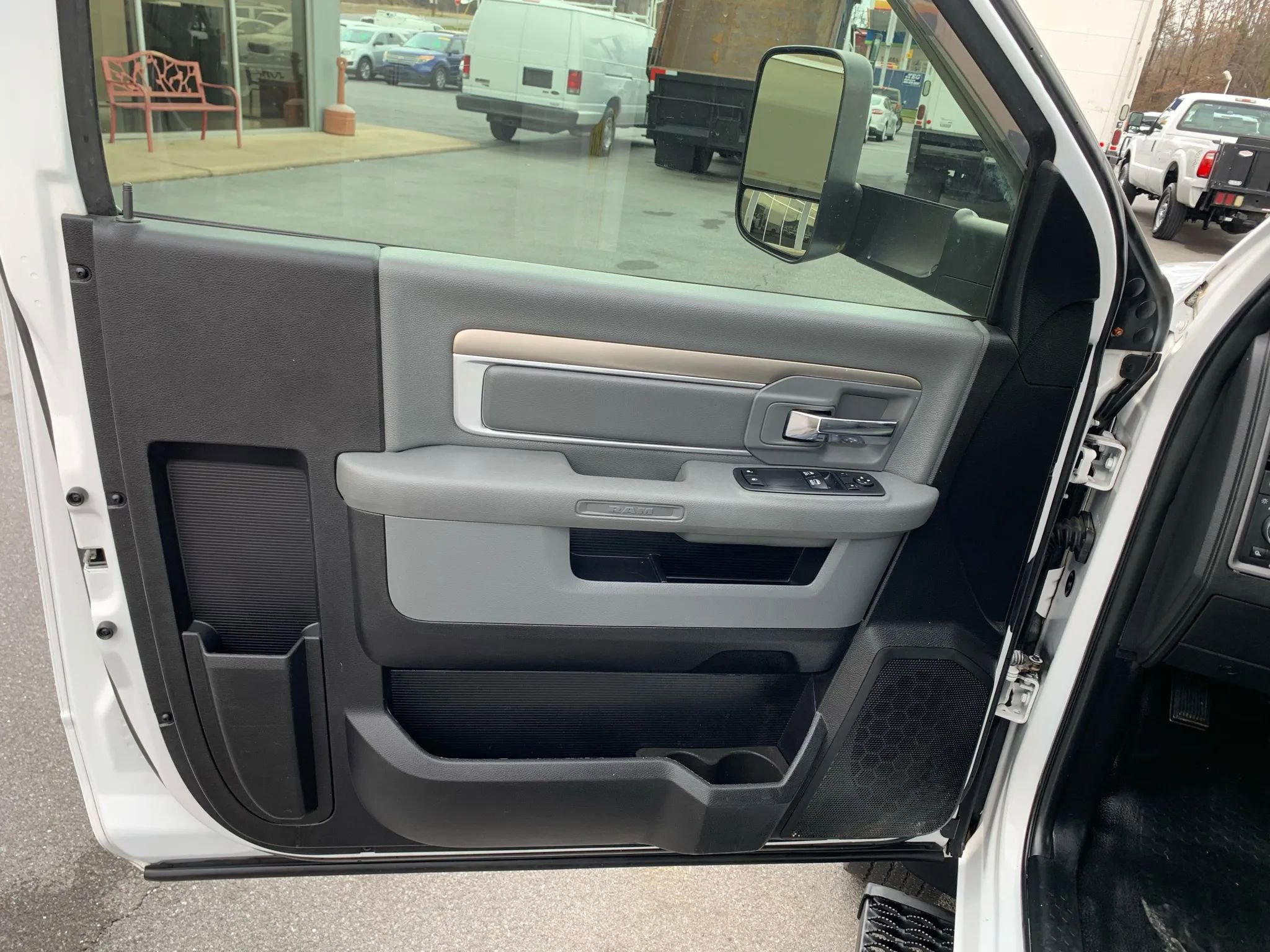 Used 2017 RAM 4500 Tradesman w/ Power & Remote Entry Group AWD/4WD image 9
