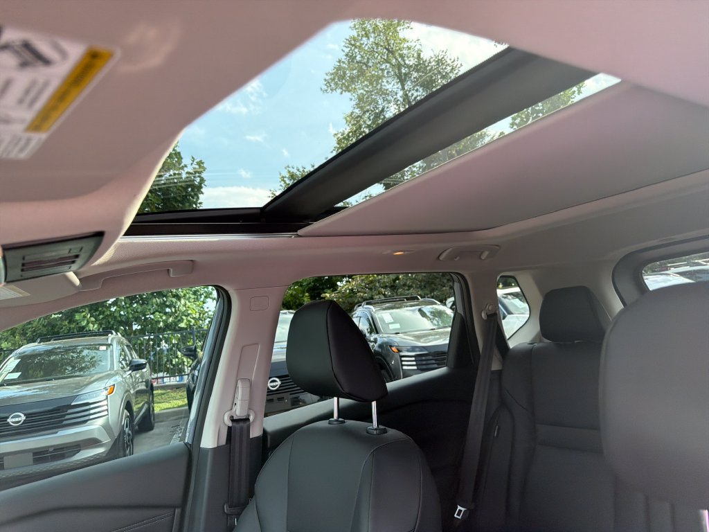 Used 2026 Nissan Rogue Dark Armor FWD image 22