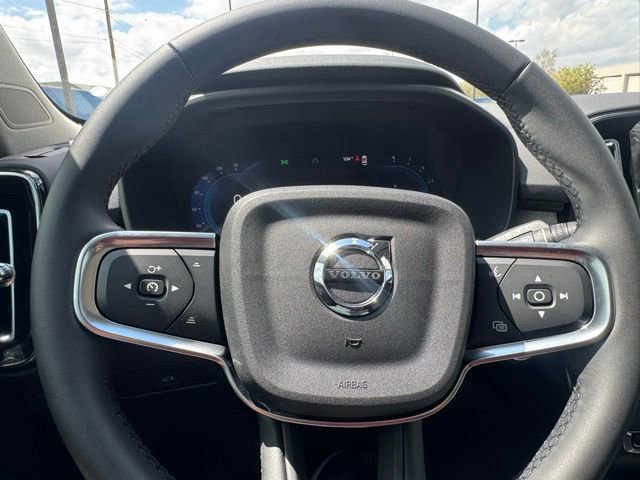 New 2025 Volvo XC40 B5 Core w/ Protection Package image 30