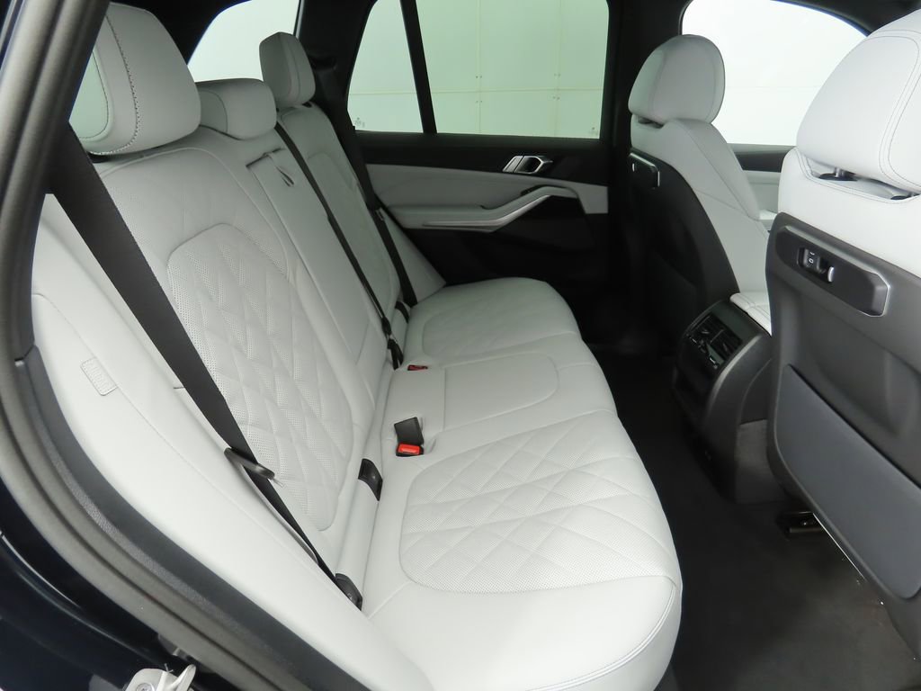 New 2026 BMW X5 sDrive40i w/ M Sport Package image 22