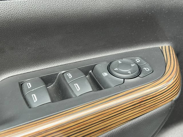 Used 2023 GMC Acadia SLE w/ Driver Convenience Package FWD image 18