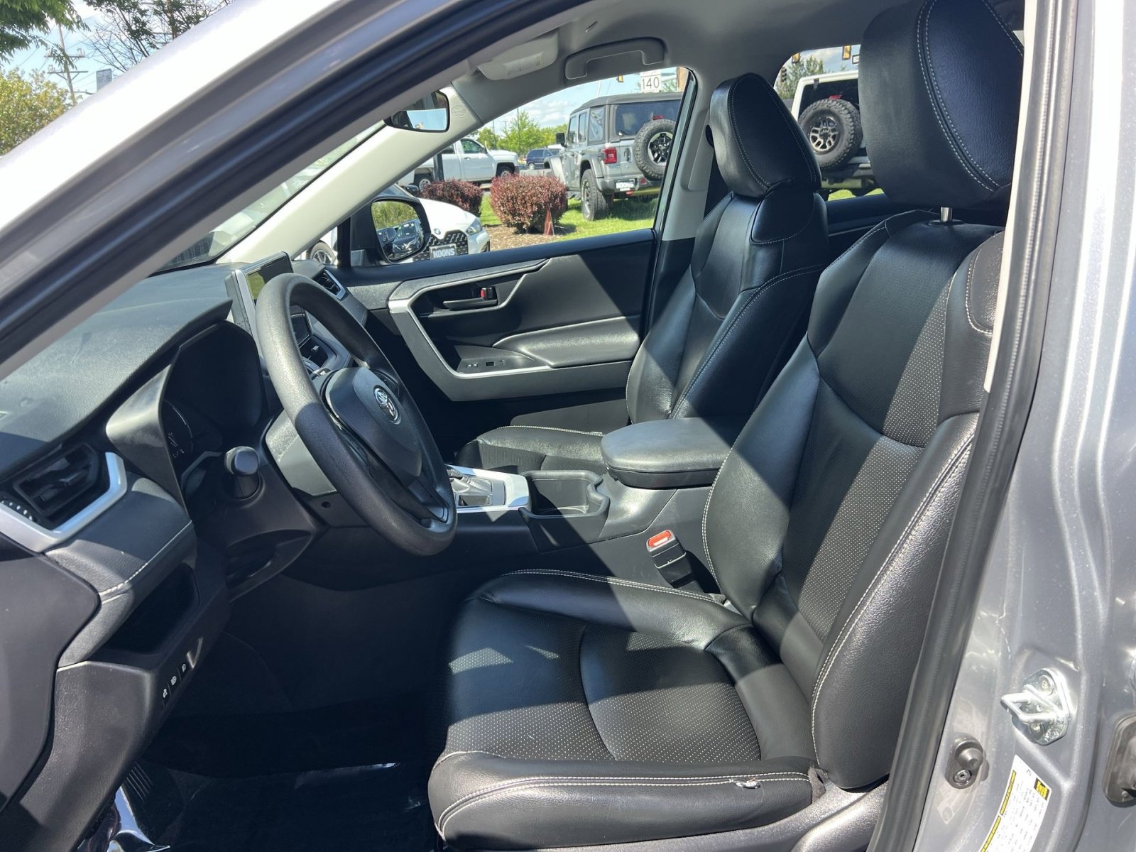 Used 2024 Toyota RAV4 LE AWD/4WD image 21