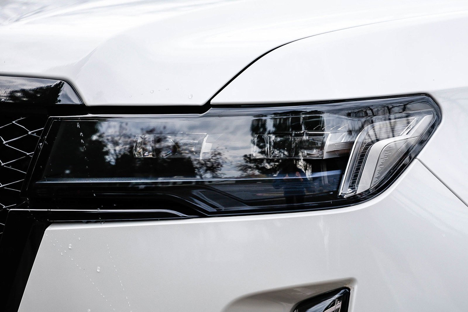 Used 2024 Cadillac Escalade ESV Sport Platinum image 7