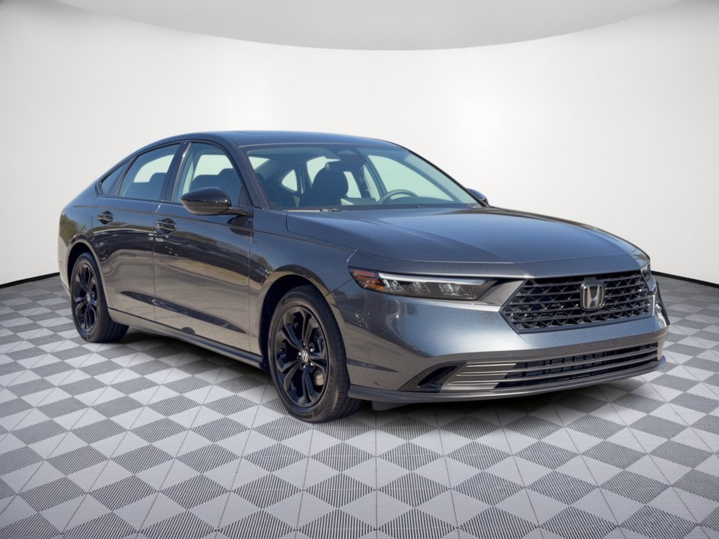Used 2025 Honda Accord SE image 7