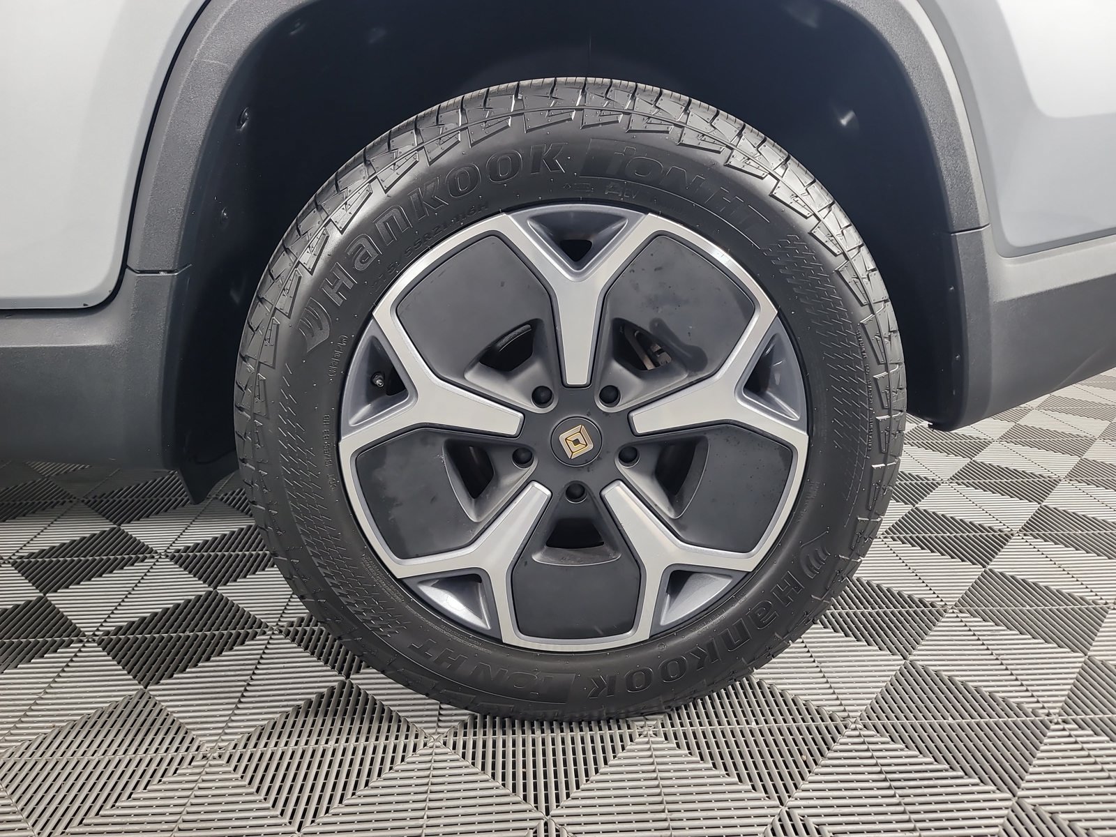 Used 2023 Rivian R1T Adventure Dual AWD/4WD image 10