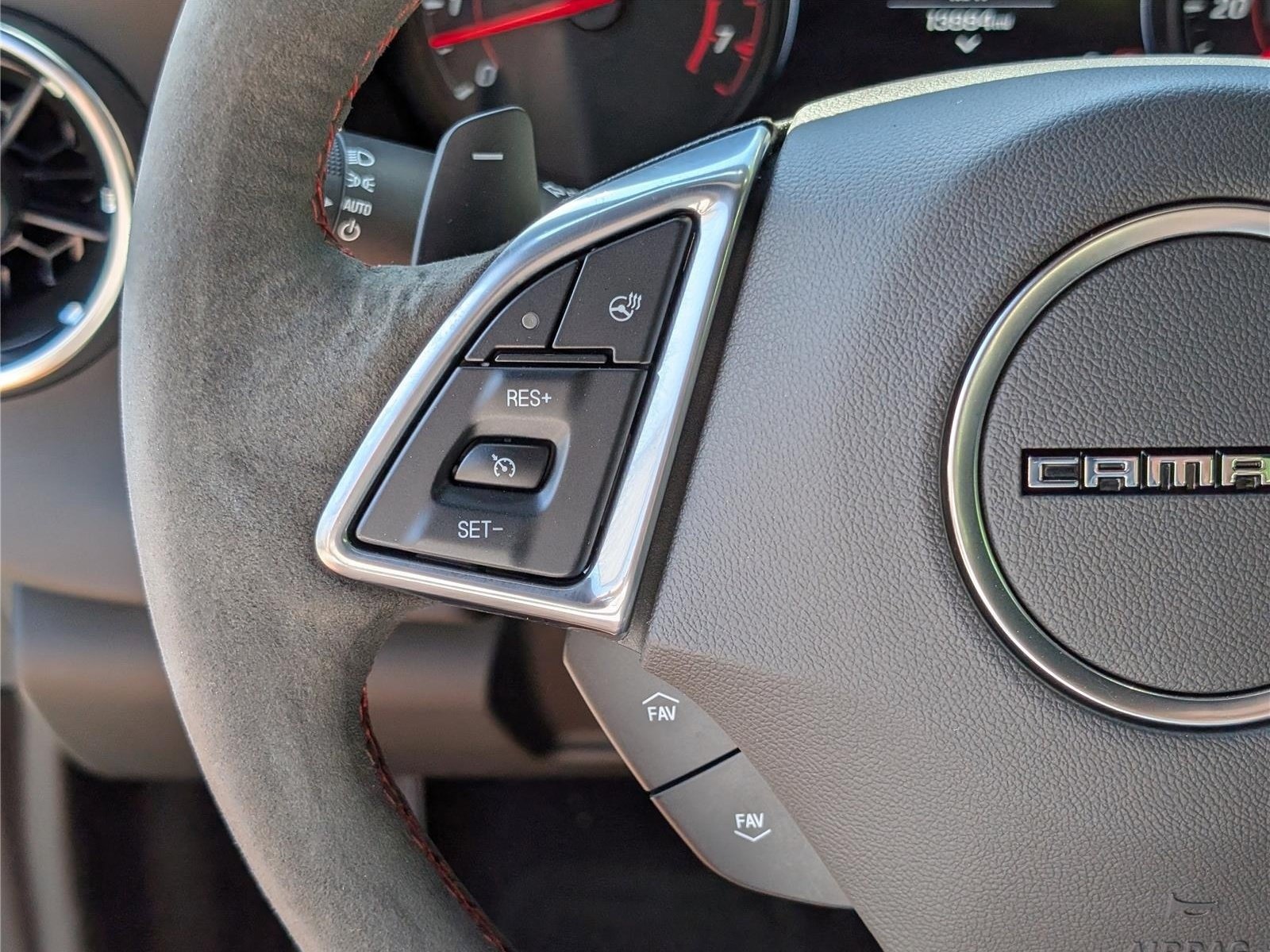 Used 2021 Chevrolet Camaro ZL1 RWD image 22