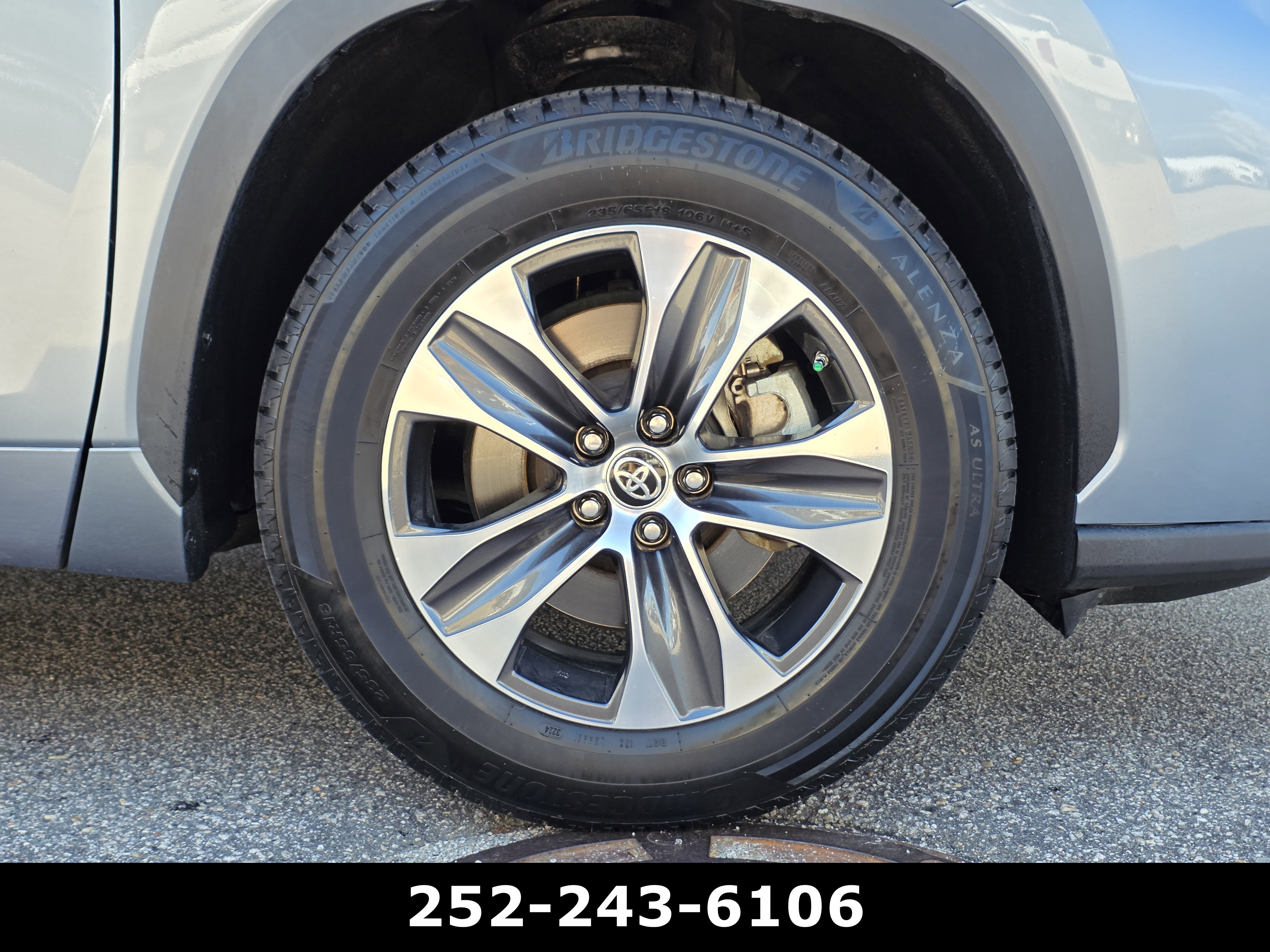 Used 2021 Toyota Highlander XLE image 47