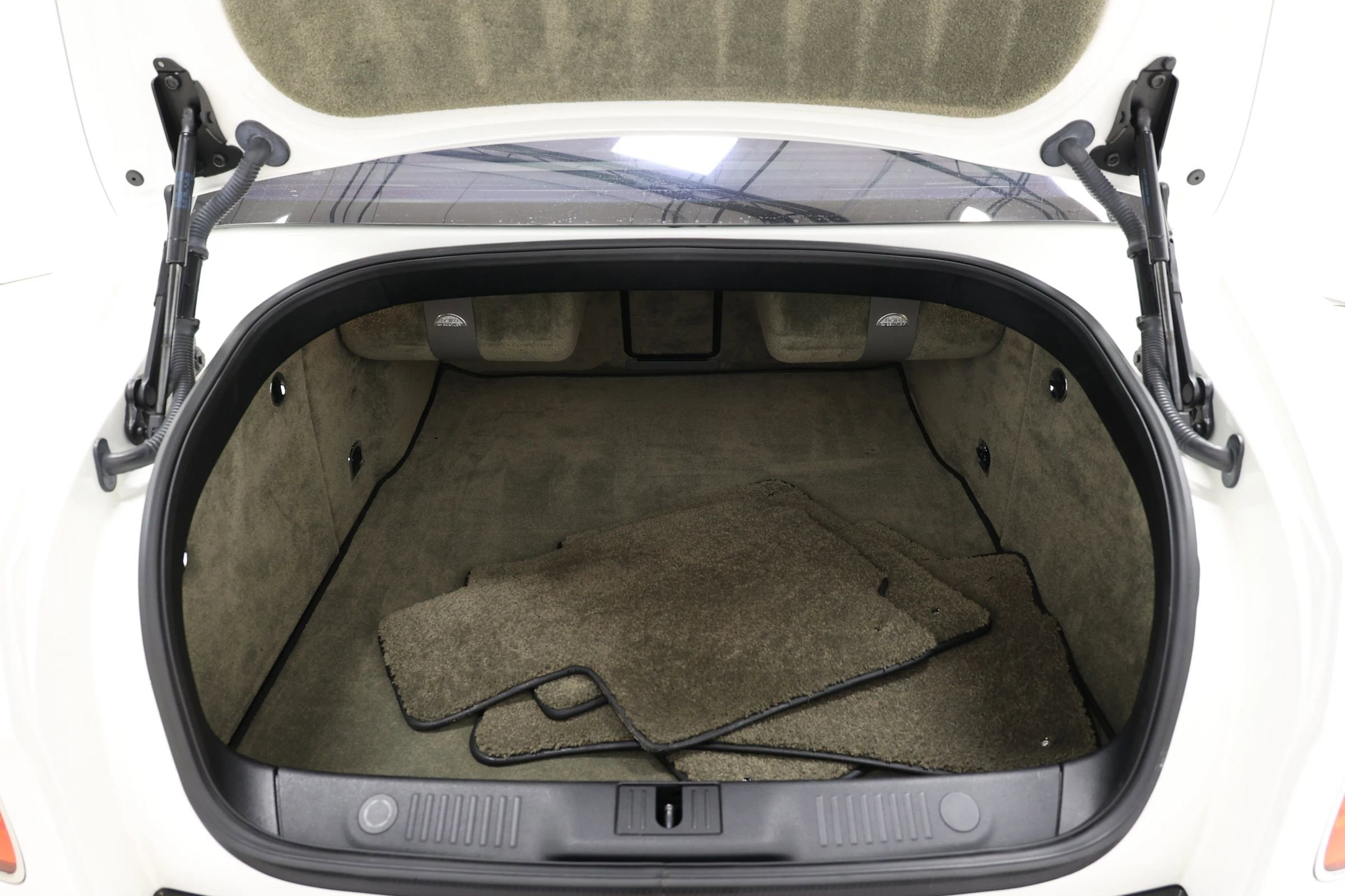 Used 2014 Bentley Flying Spur W12 image 52