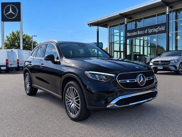 Used 2024 Mercedes-Benz GLC 300 4MATIC image 1