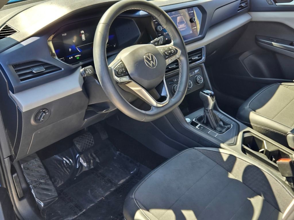 Used 2022 Volkswagen Taos SE w/ IQ.Drive SE Package image 11