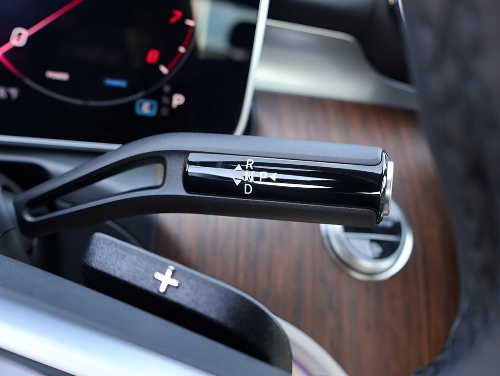 Certified 2025 Mercedes-Benz C 300 4MATIC Sedan image 32