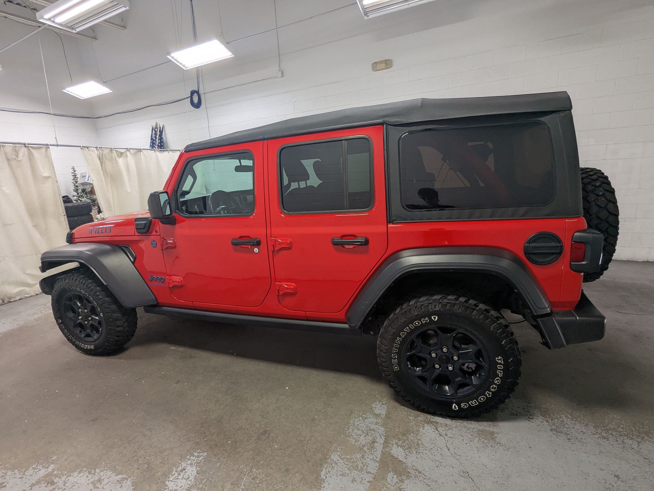Used 2023 Jeep Wrangler Unlimited AWD/4WD image 10