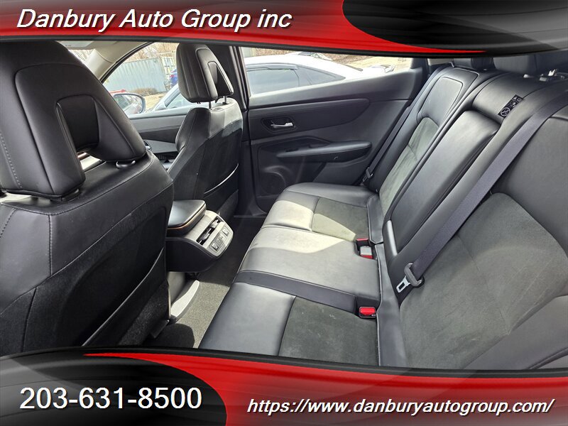 Used 2024 Nissan Ariya AWD image 6