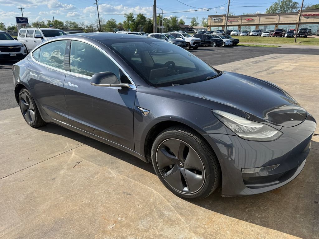 Used 2020 Tesla Model 3 Standard Range image 3