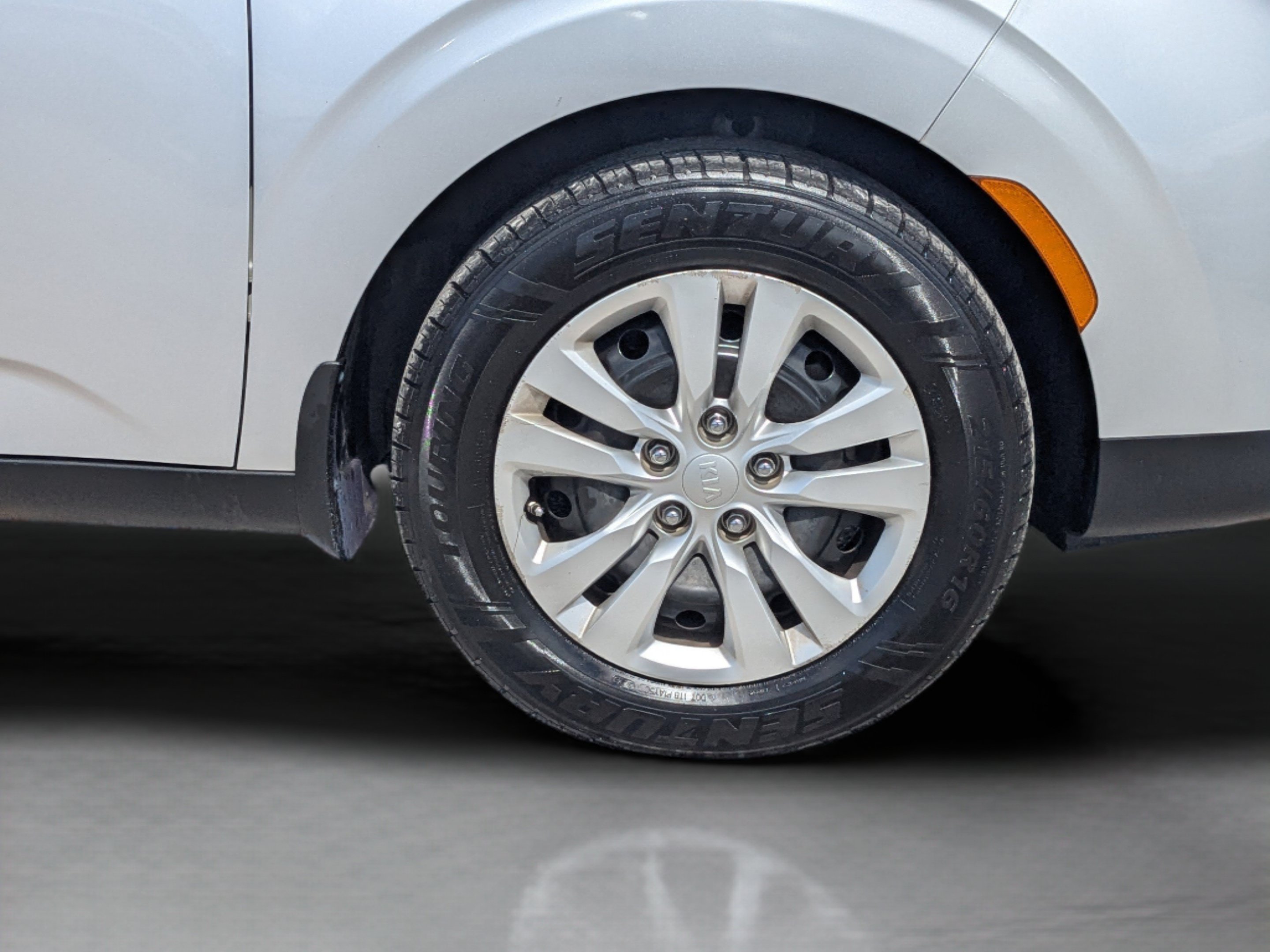 Used 2020 Kia Soul LX FWD image 29