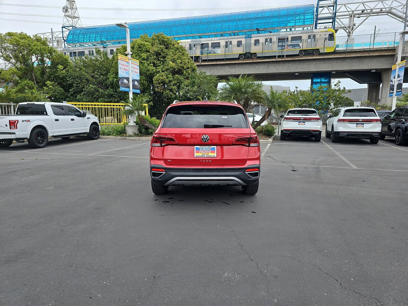 Used 2023 Volkswagen Taos SE image 6