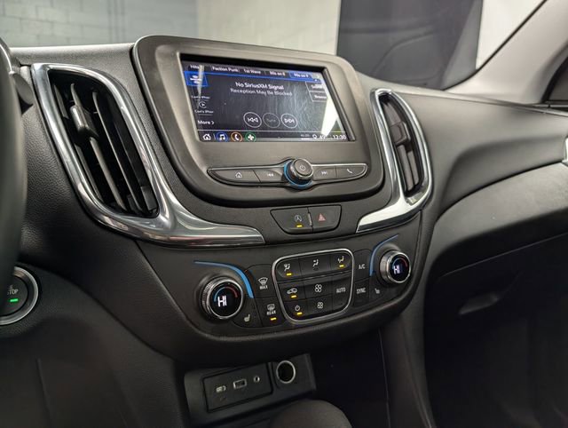 Used 2023 Chevrolet Equinox LT image 24