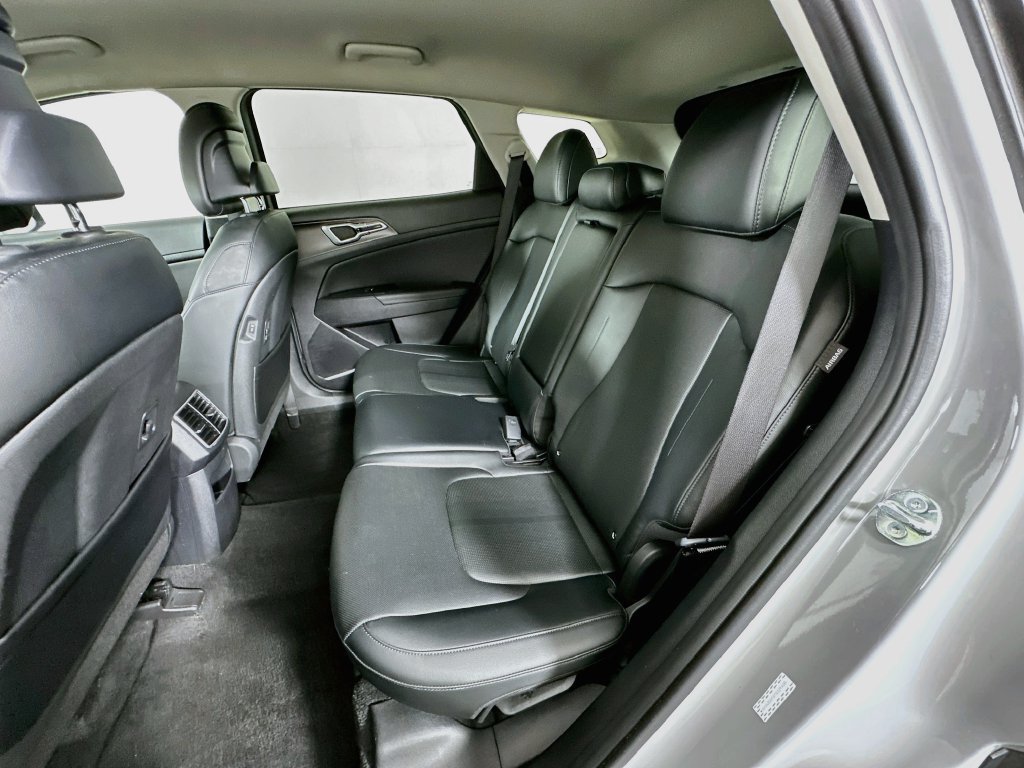 Used 2026 Kia Sportage EX FWD image 23